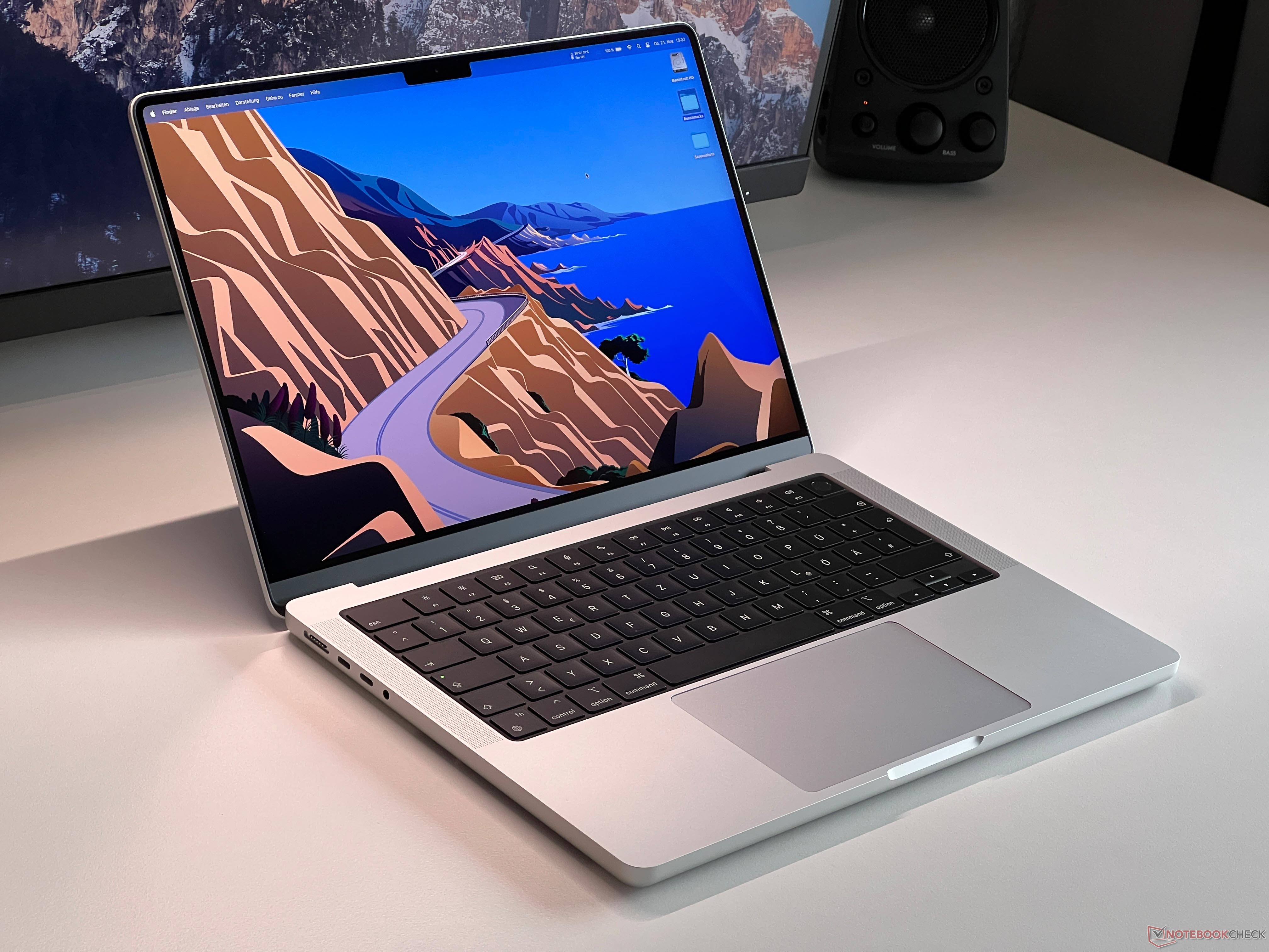 Tampilan Apple MacBook Pro 14 M4 dengan desain premium